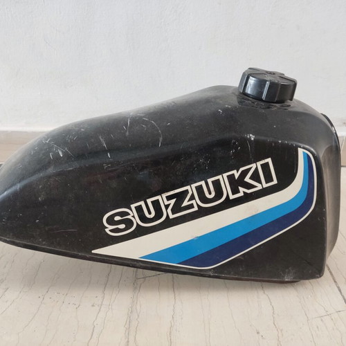 Suzuki motorcycle fuel tank used