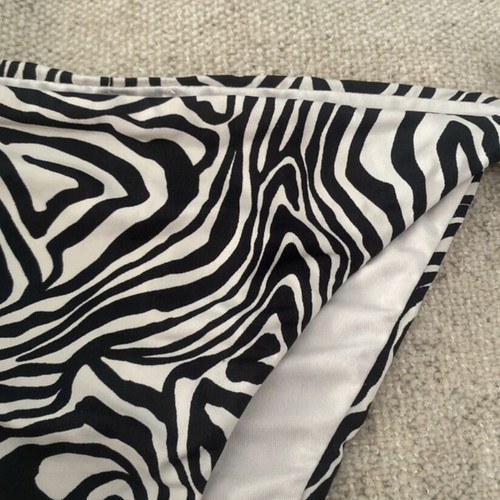 Calzedonia swimwear set of 3, like new, sizes S/M, black and white