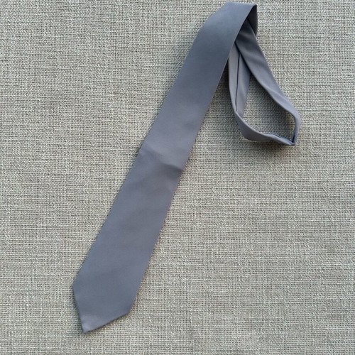 Children's gray tie by Pagoni like new