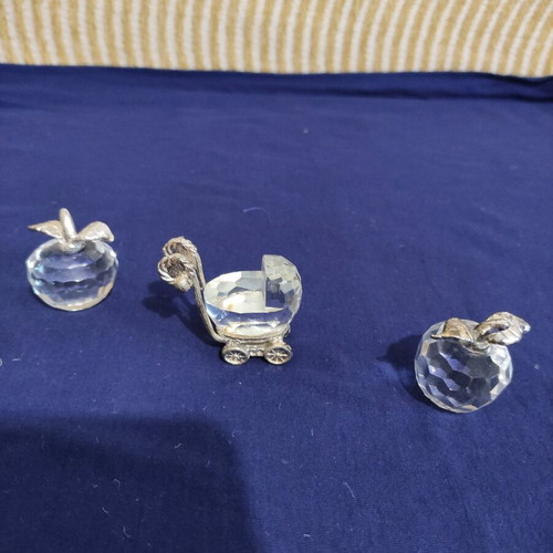 Set of 3 decorative crystals like new