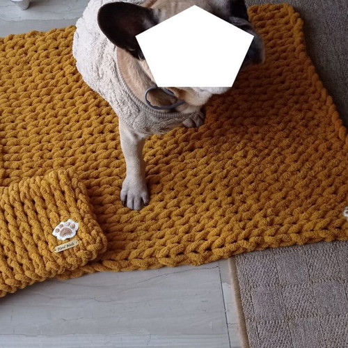 Handmade pet set with Alize Puffy yarn, hypoallergenic, mustard color