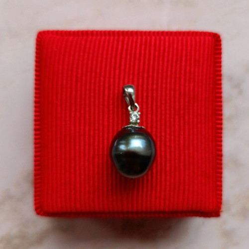 Pendant with black pearl, silver 925 and zircon like new