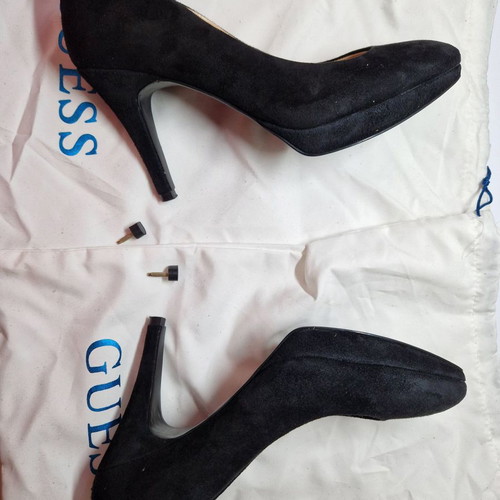 Guess black pumps used size 37, 10 cm heel
