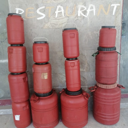 Plastic containers various sizes barrels, pack of 13