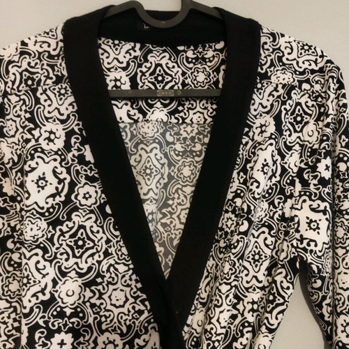 Tahari wrap dress like new, black and white, size M