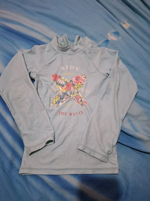 Orchestra sun protection swim shirt like new, turquoise, ages 4-6