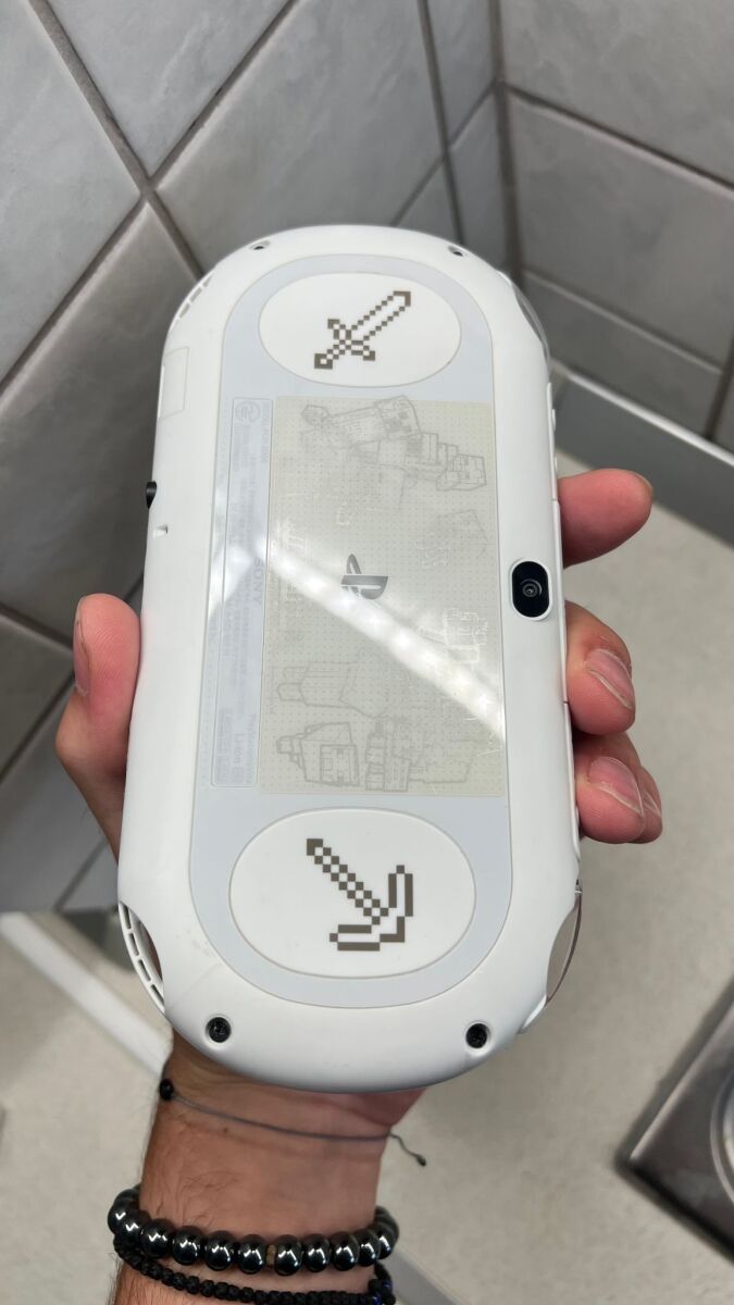 PlayStation Vita 2000 Minecraft Limited… - € 270,00 - Vendora.cy