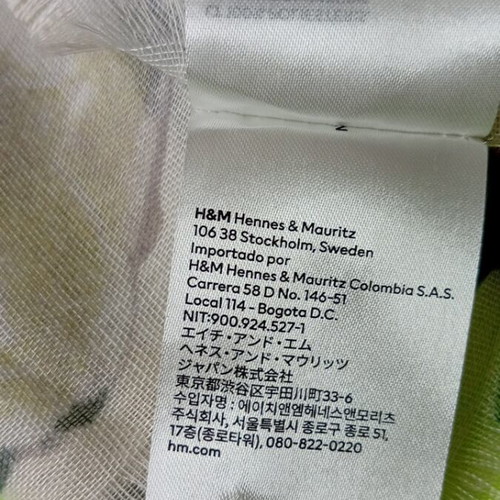 H&M women's scarf like new with floral pattern multicolor