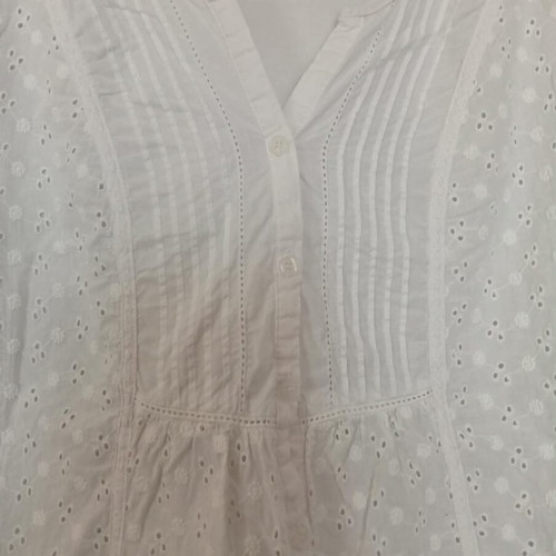 White blouse-cardigan with embroidered design, like new, size M