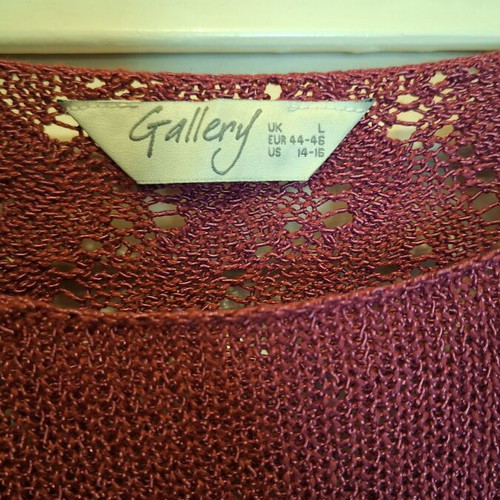 Purple blouse with lace collar and sleeves like new
