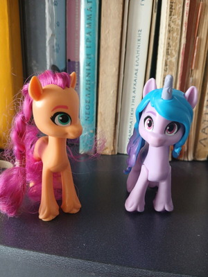 My Little Pony Next Generation Sunny and Izzie figures used