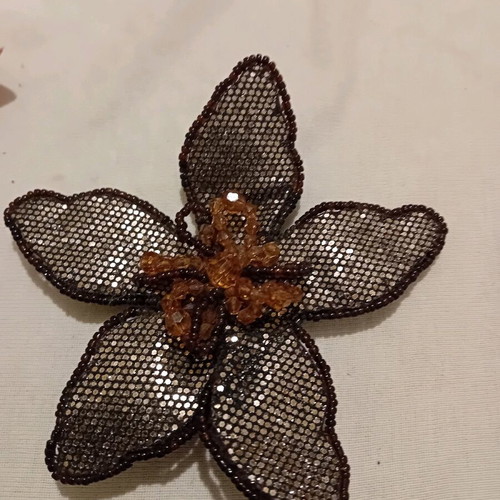 Flower pin new, brown