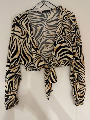 Bershka zebra print tie-front crop top like new