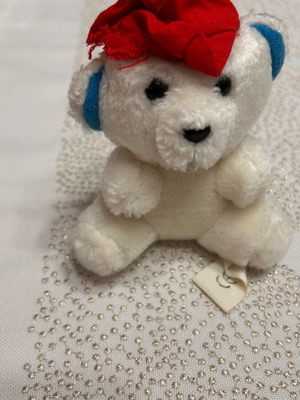 Stuffed bear used with hat, small size