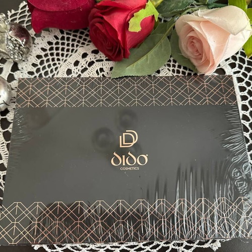 Dido Face Collection #6 Face Palette new with 3 powders & 3 blushes