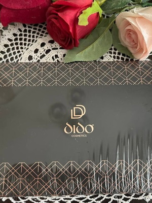 Dido Face Collection #6 Face Palette new with 3 powders & 3 blushes