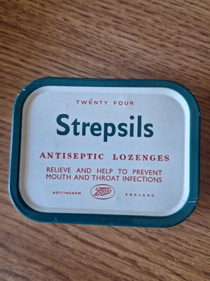 Μεταλλικό συλλεκτικό κουτί Strepsils μεταχειρισμένο, δεκαετία 60