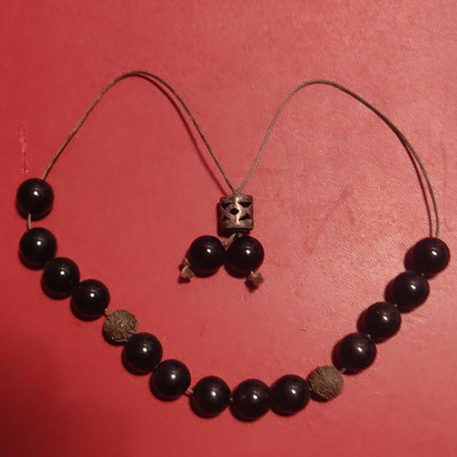 Komboloi with 17 obsidian beads like new