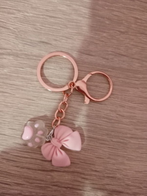 Keychain new with glowing paw