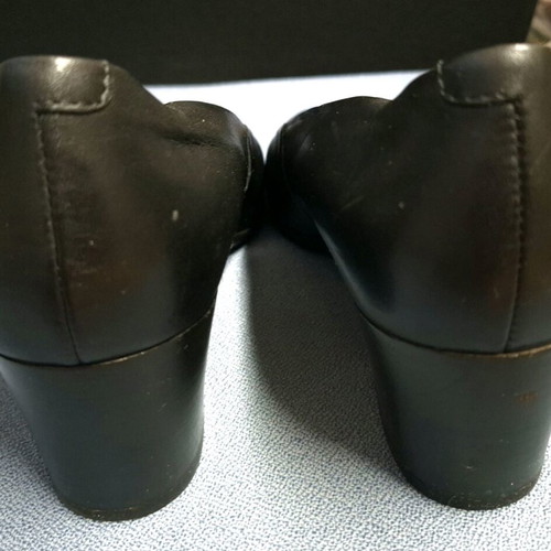 Geox black leather pumps 38.5 like new with comfortable 6cm heel