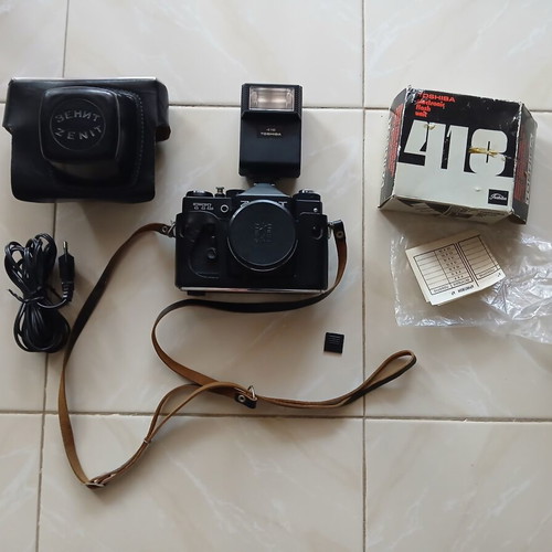 Zenit TTL vintage Soviet analog camera with Helios 44M lens and Toshiba flash, like new