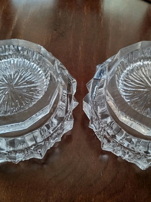 Crystal ashtray set like new