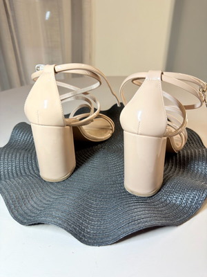Envie Shoes beige platform sandals like new, size 39