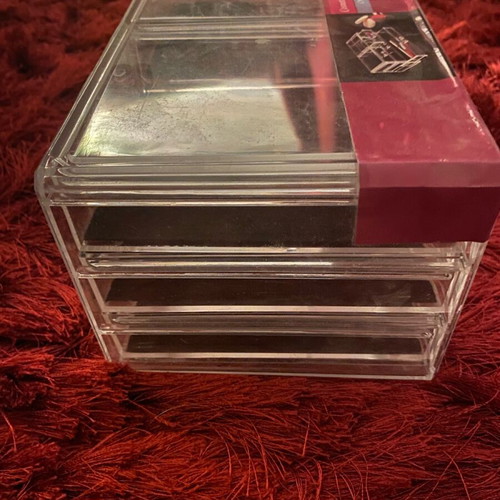 Make up storage box like new with 4 different compartments