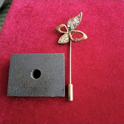 Gold-plated butterfly stick pin used with crystals