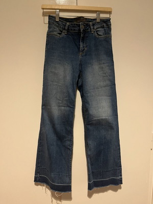 Guess jeans used, size S 36 8, blue, elastic fit