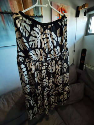 Zini skirt like new, black with silver