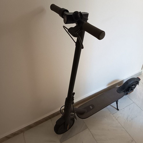 Xiaomi Essential electric scooter, black