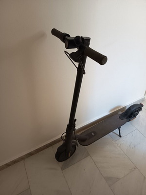 Xiaomi Essential electric scooter, black