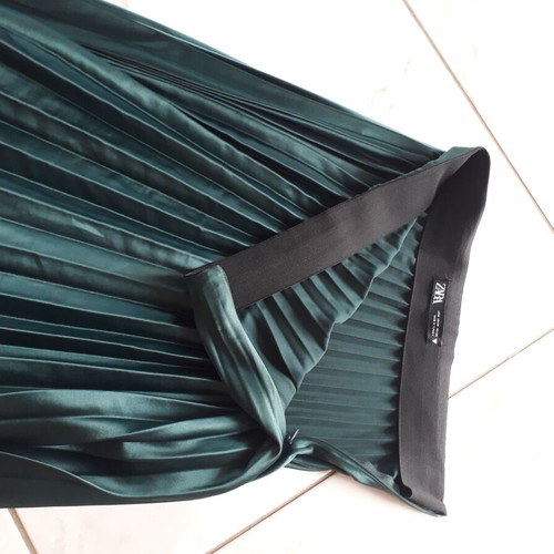 Zara pleated skirt like new, green, size M 38 10
