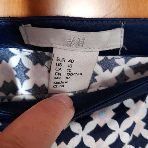 H&M midi skirt white with blue patterns like new, size 40