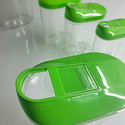 Food storage containers used, set of 5 with green lids