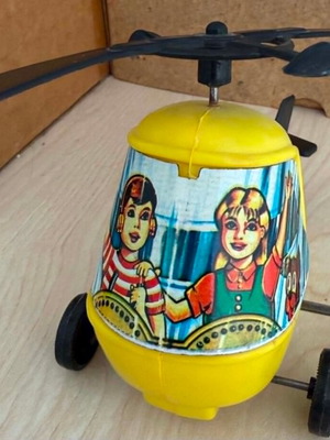 Vintage wind-up plastic helicopter used, no box
