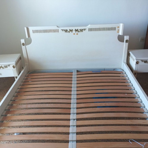 Bed with 2 nightstands used