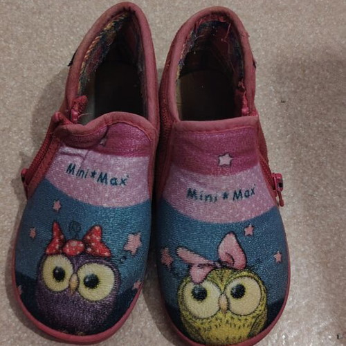 Mini Max girls' slippers size 25 like new, pink with owls