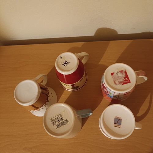 Large coffee mugs set of 5, like new