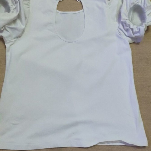 White top with statement sleeves and metal chain like new