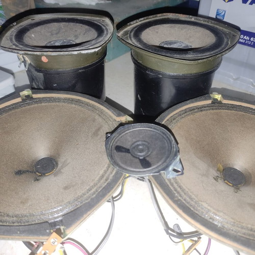Speakers set used, 2 woofers, 2 midrange, 2 tweeters