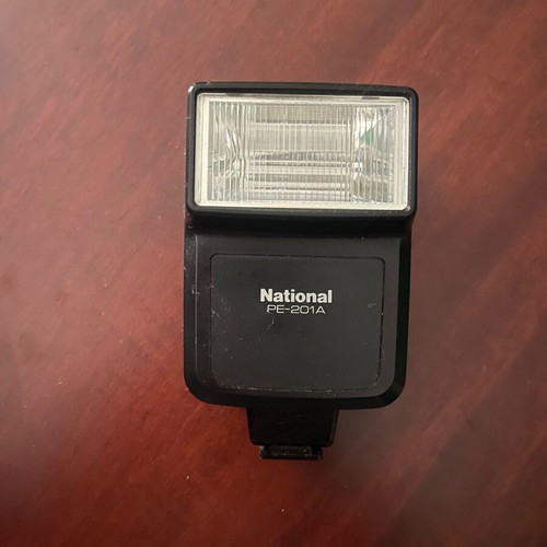 National PE-201 A flash used for camera