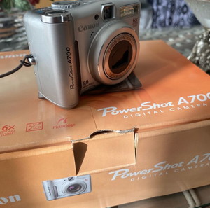 canon powershot A700