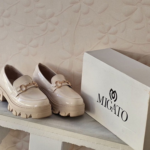 Migato beige chunky patent loafers, size 37