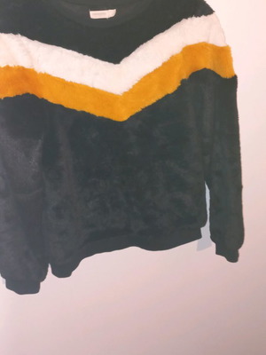 Fur sweatshirt new, size XS, black with white and yellow