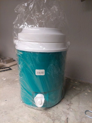 Insulated water container with tap new 5 liters