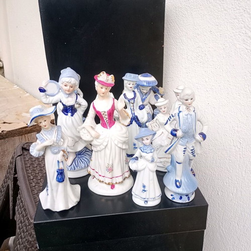 11 gilded decorative figurines, pack