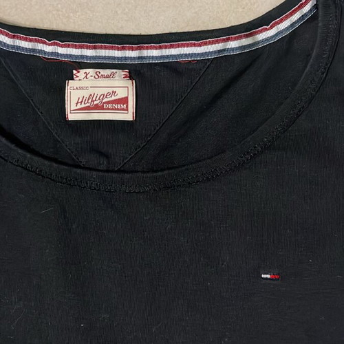 Hilfiger Denim Classic Women T-Shirt black, embroidered flag logo, size XS, like new