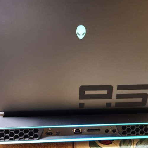 Dell Alienware Area 51m Gaming Laptop like new, Intel Core i9, RTX 2080